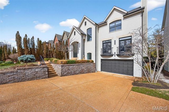 7249 Forsyth Boulevard, St Louis, MO 63105