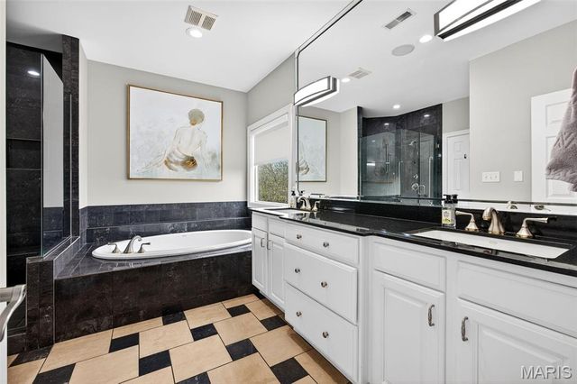 7249 Forsyth Boulevard, St Louis, MO 63105