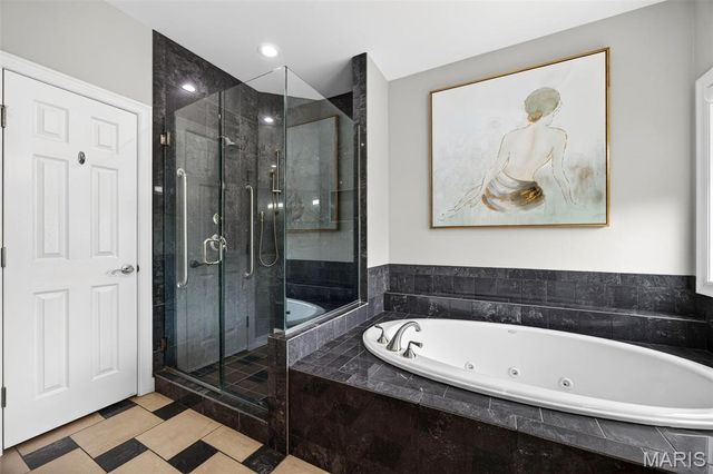 7249 Forsyth Boulevard, St Louis, MO 63105