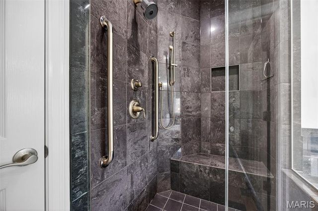 7249 Forsyth Boulevard, St Louis, MO 63105