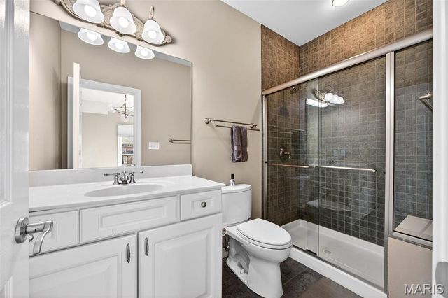 7249 Forsyth Boulevard, St Louis, MO 63105