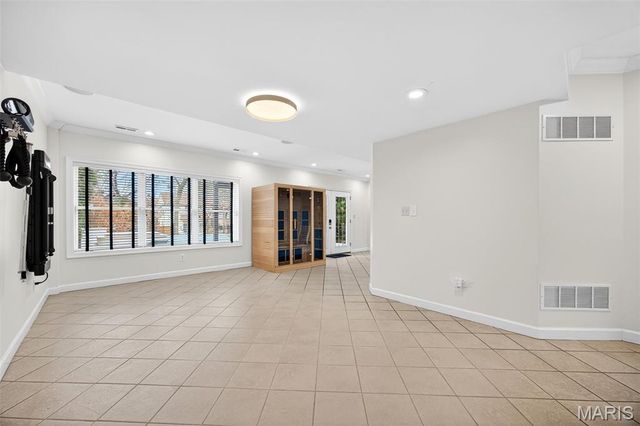 7249 Forsyth Boulevard, St Louis, MO 63105