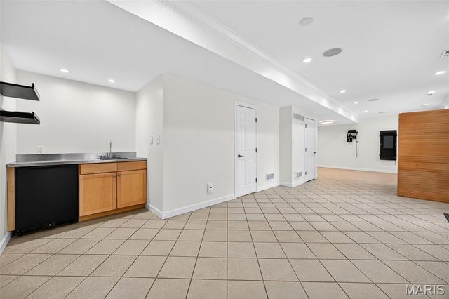 7249 Forsyth Boulevard, St Louis, MO 63105