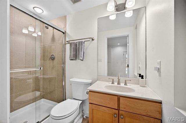 7249 Forsyth Boulevard, St Louis, MO 63105