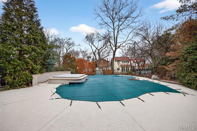 7249 Forsyth Boulevard, St Louis, MO 63105