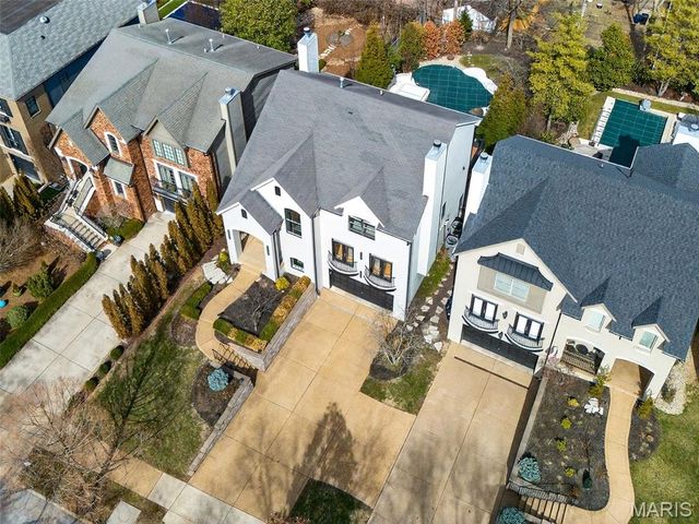 7249 Forsyth Boulevard, St Louis, MO 63105