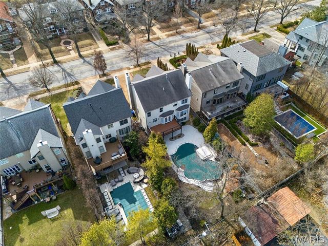 7249 Forsyth Boulevard, St Louis, MO 63105