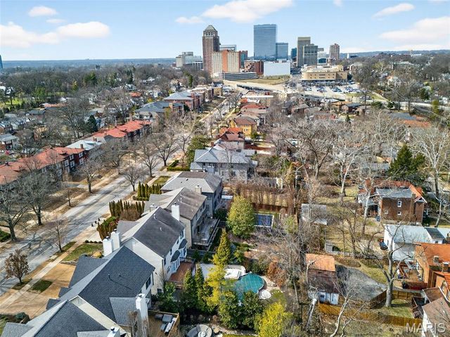 7249 Forsyth Boulevard, St Louis, MO 63105