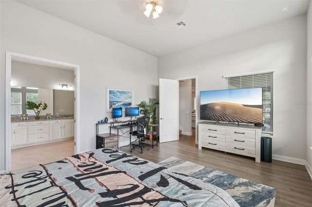 17060 SECRET HOLLOW LOOP, Clermont, FL 34711