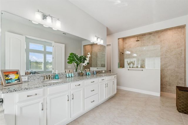 17060 SECRET HOLLOW LOOP, Clermont, FL 34711