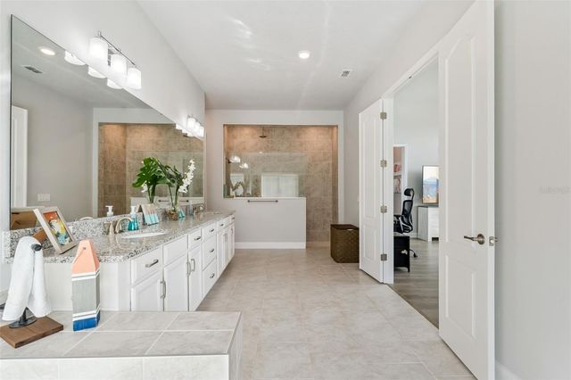 17060 SECRET HOLLOW LOOP, Clermont, FL 34711