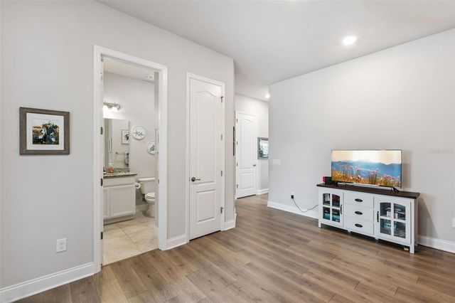 17060 SECRET HOLLOW LOOP, Clermont, FL 34711