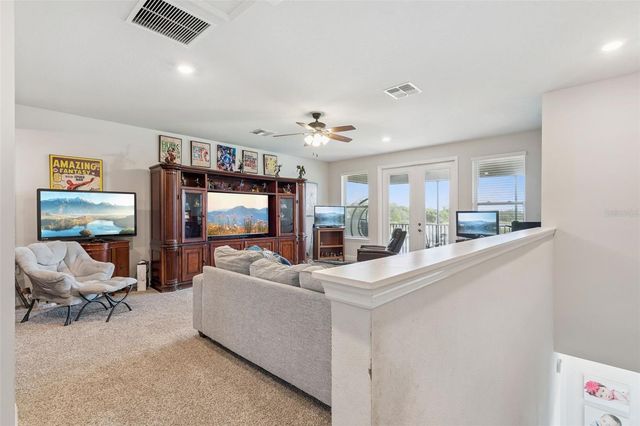 17060 SECRET HOLLOW LOOP, Clermont, FL 34711