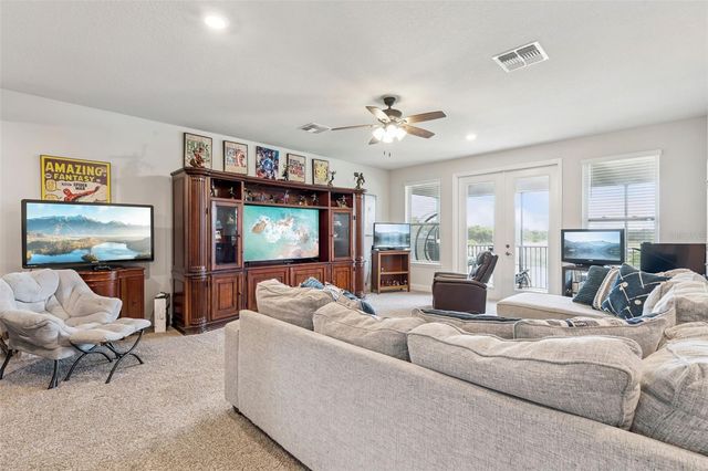 17060 SECRET HOLLOW LOOP, Clermont, FL 34711