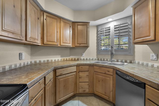 6441 N Tierra de las Catalinas Apt 55, Tucson, AZ 85718