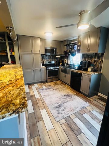 807 BRIGHTON ST, Philadelphia, PA 19111