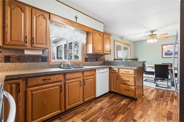 3435 25th Avenue, Marion, IA 52302