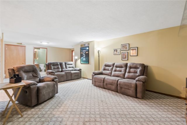 3435 25th Avenue, Marion, IA 52302