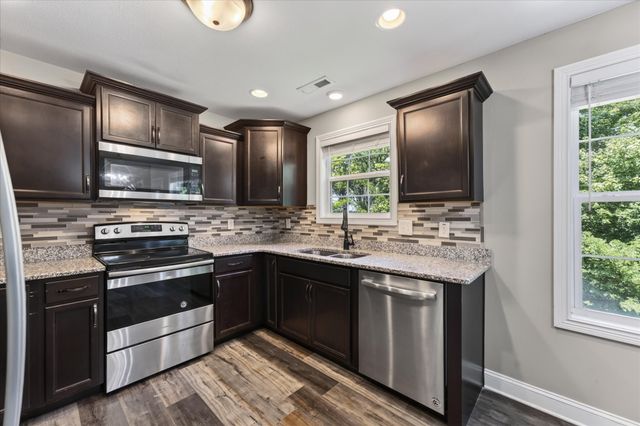 1880 Rains Road, Clarksville, TN 37042