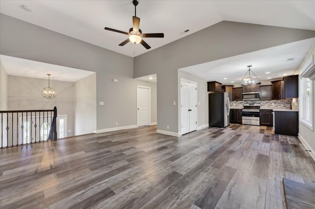 1880 Rains Road, Clarksville, TN 37042