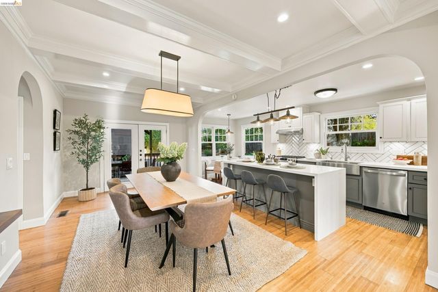 5056 Fairfax Ave, Oakland, CA 94601