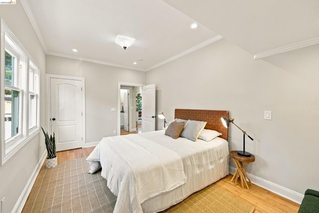 5056 Fairfax Ave, Oakland, CA 94601