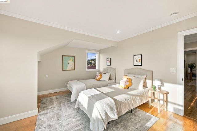 5056 Fairfax Ave, Oakland, CA 94601