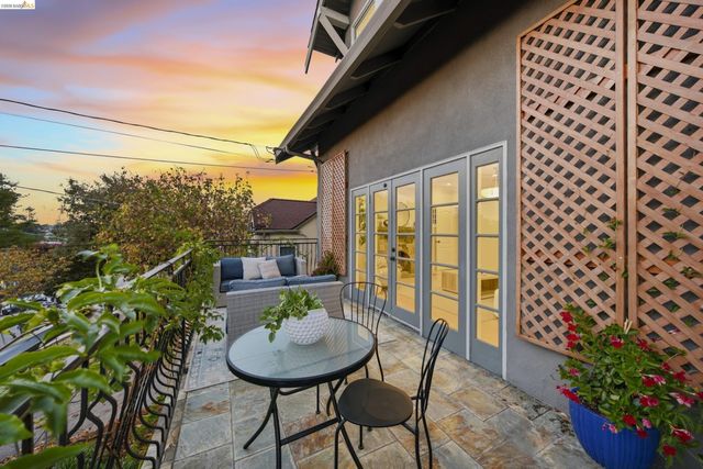 5056 Fairfax Ave, Oakland, CA 94601