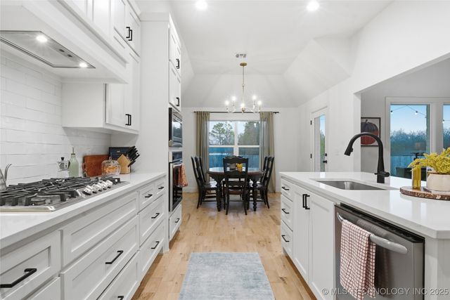 14145 S College Avenue, Bixby, OK 74008