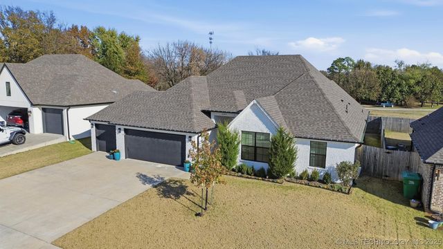 14145 S College Avenue, Bixby, OK 74008