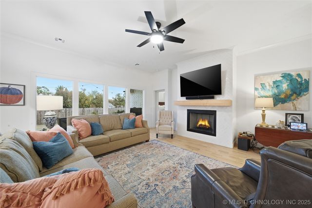 14145 S College Avenue, Bixby, OK 74008