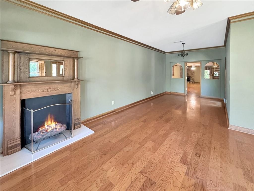 Image 15 of property listing at 6708 Bass Circle, Buford, GA 30518