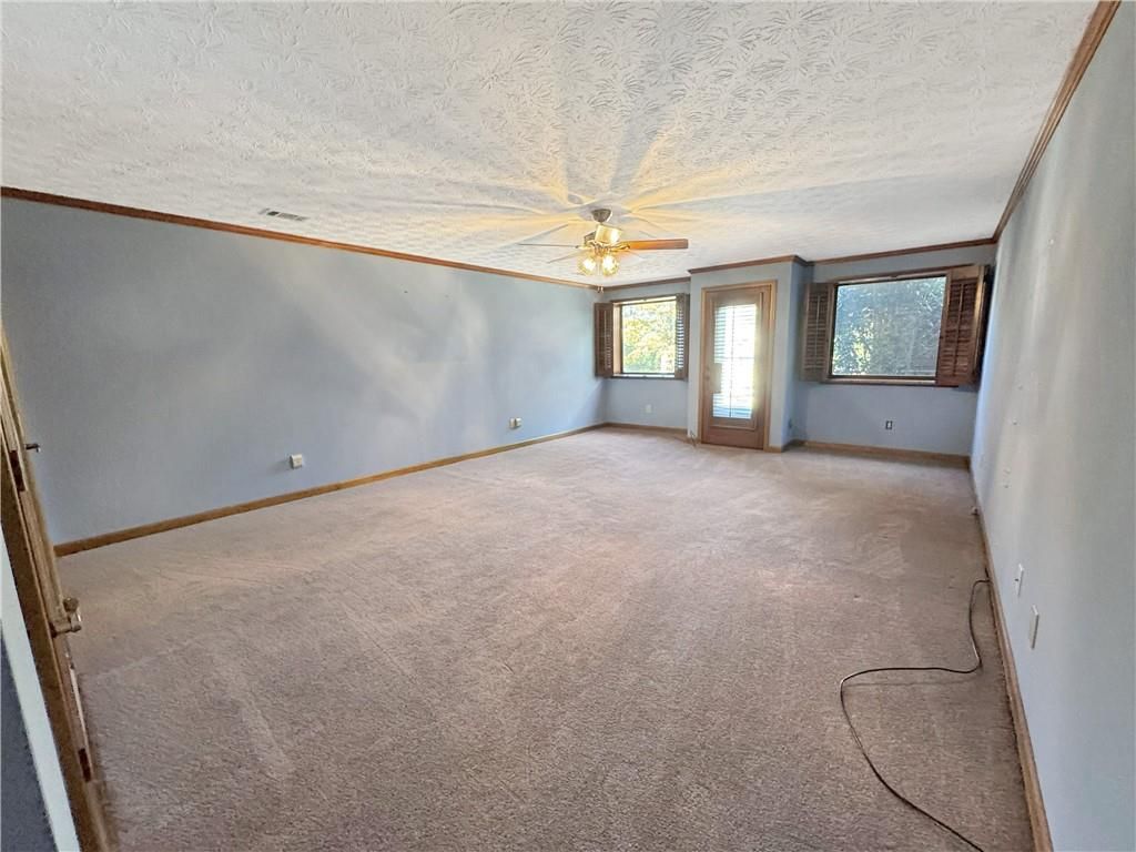 Image 18 of property listing at 6708 Bass Circle, Buford, GA 30518