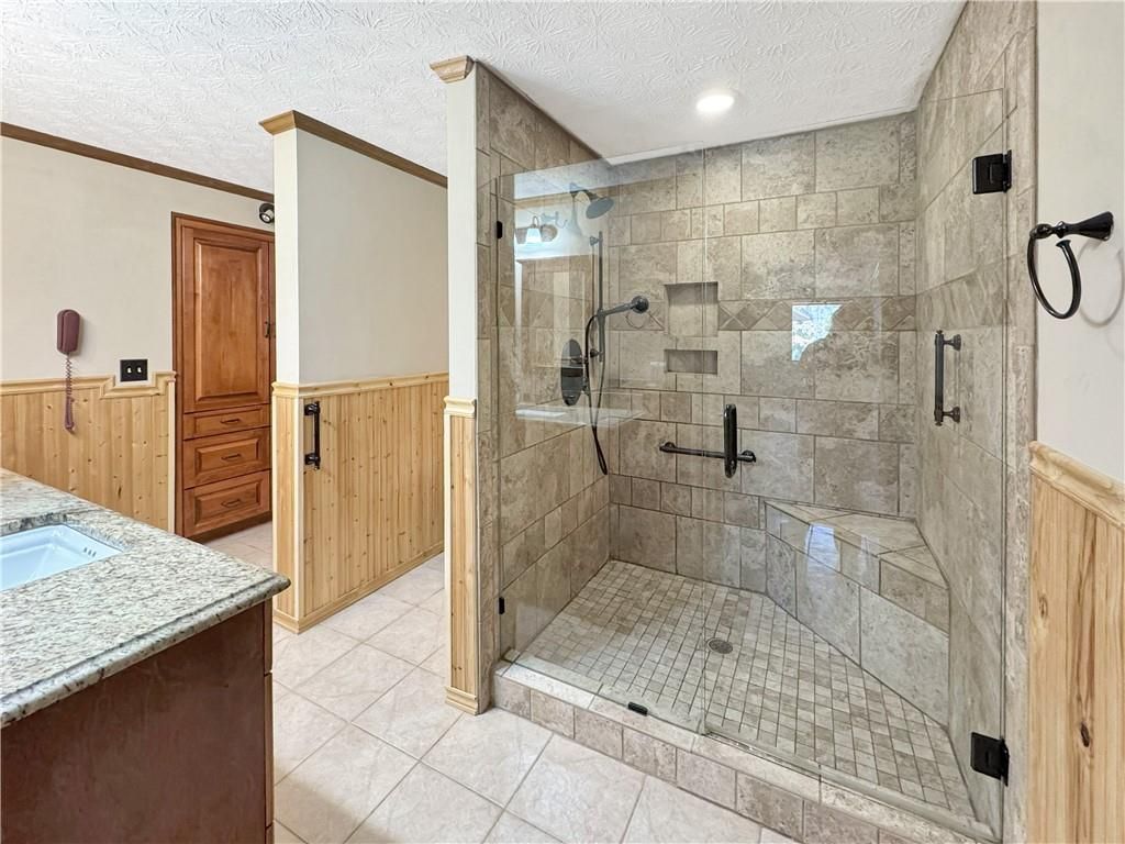 Image 19 of property listing at 6708 Bass Circle, Buford, GA 30518