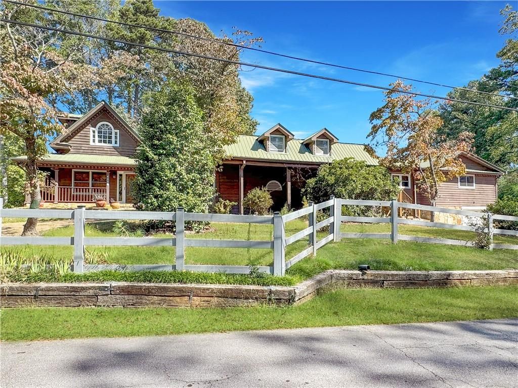 Image 2 of property listing at 6708 Bass Circle, Buford, GA 30518