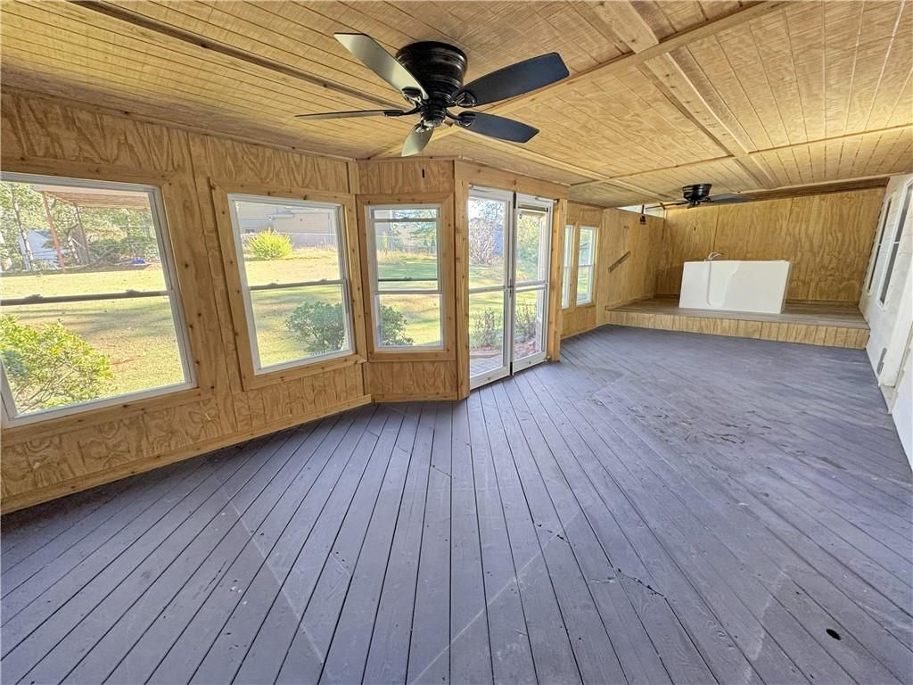 Image 28 of property listing at 6708 Bass Circle, Buford, GA 30518