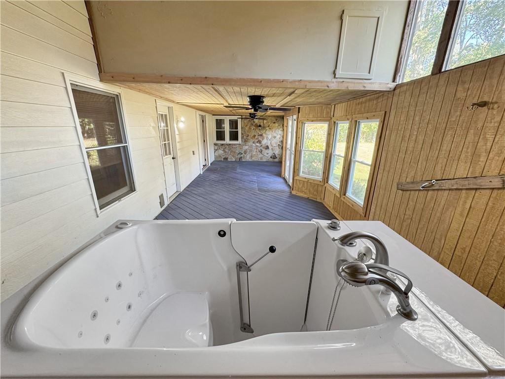 Image 29 of property listing at 6708 Bass Circle, Buford, GA 30518