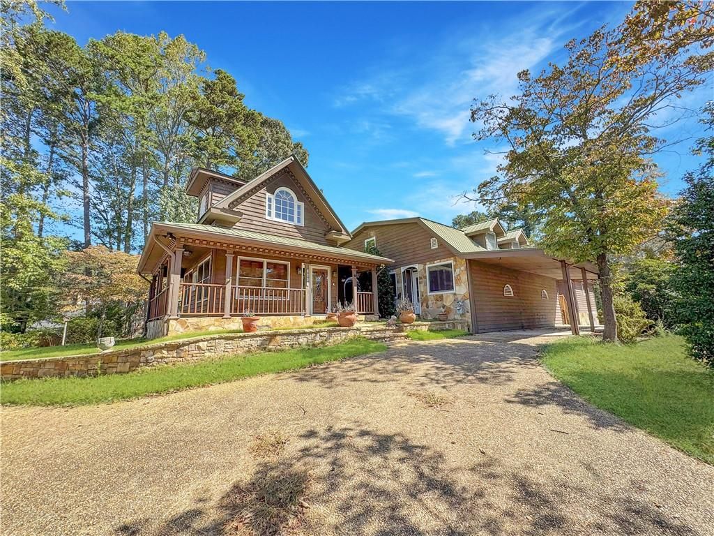 Image 3 of property listing at 6708 Bass Circle, Buford, GA 30518