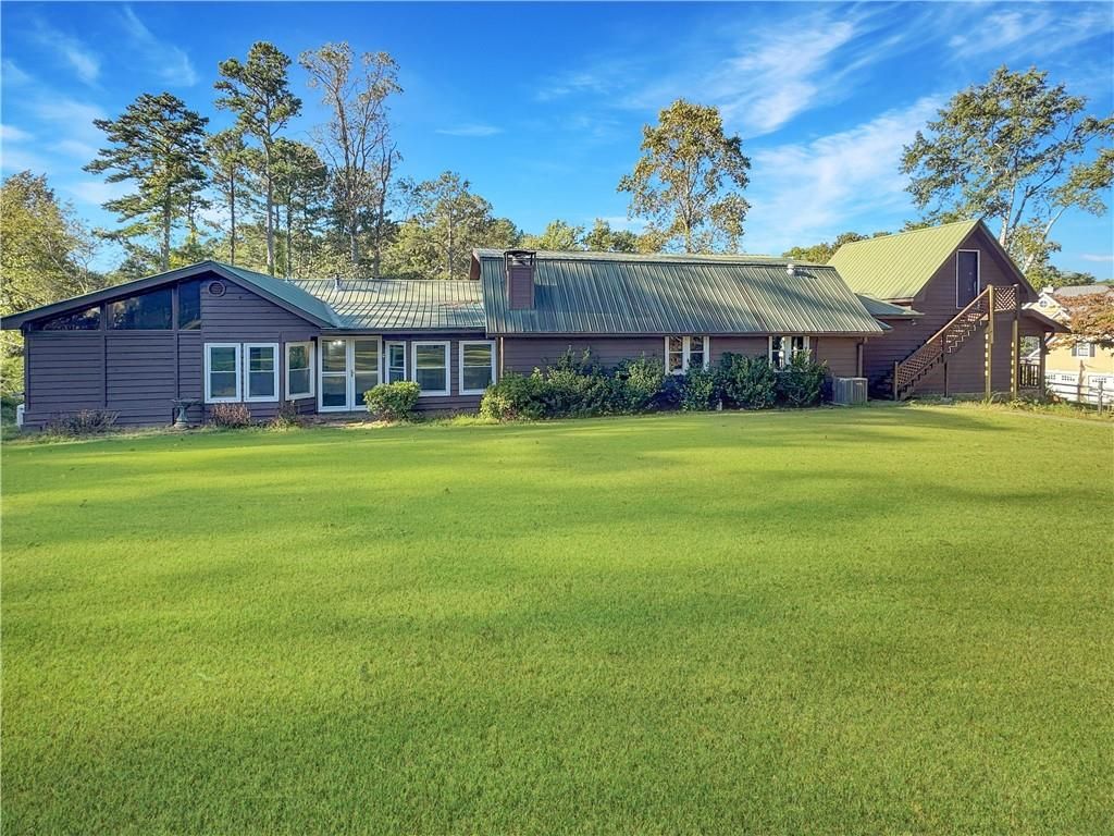 Image 32 of property listing at 6708 Bass Circle, Buford, GA 30518