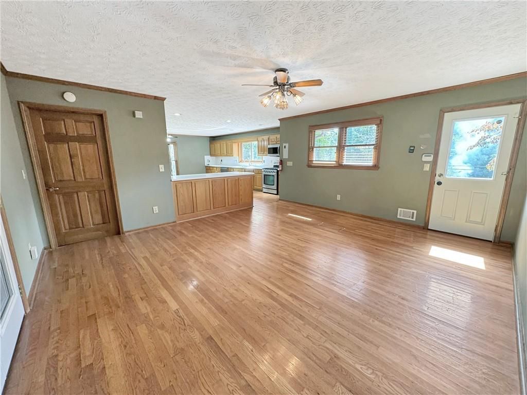 Image 5 of property listing at 6708 Bass Circle, Buford, GA 30518