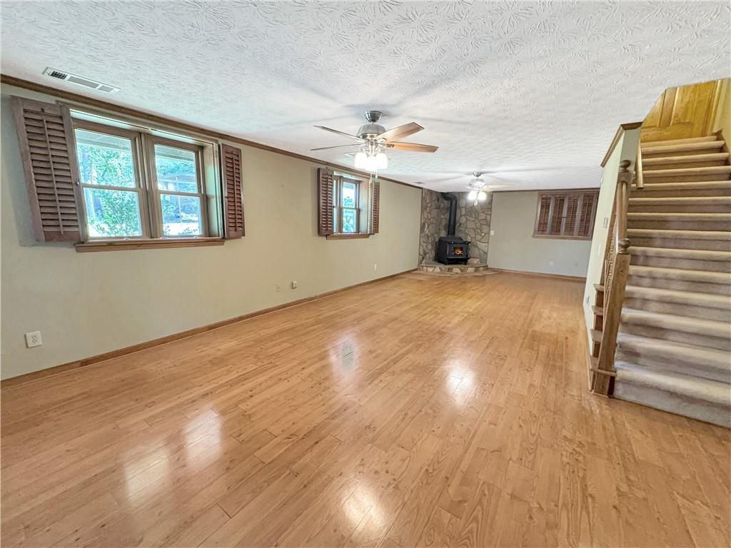 Image 8 of property listing at 6708 Bass Circle, Buford, GA 30518