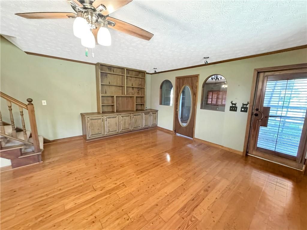 Image 9 of property listing at 6708 Bass Circle, Buford, GA 30518