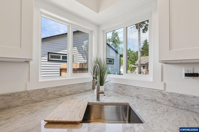 2360 Townsend Wy SE, Salem, OR 97301