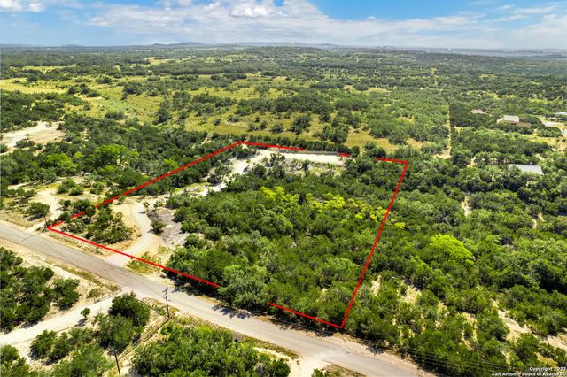 472 Stallion Estates Dr, Spring Branch, TX 78070