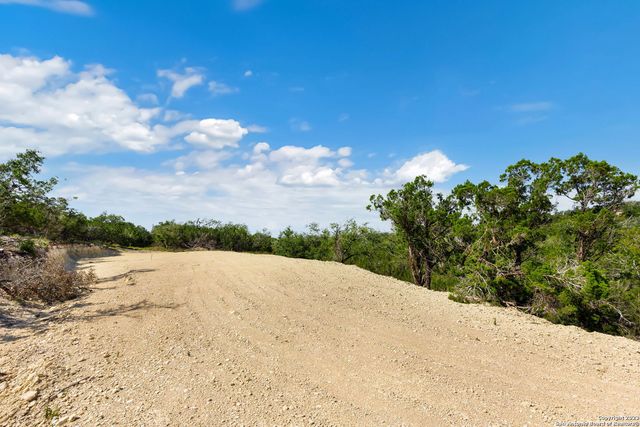 472 Stallion Estates Dr, Spring Branch, TX 78070