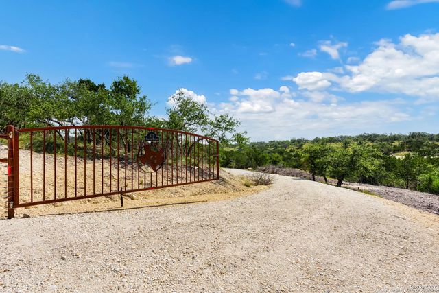 472 Stallion Estates Dr, Spring Branch, TX 78070