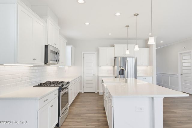 13 Meon Lane, Hampstead, NC 28443