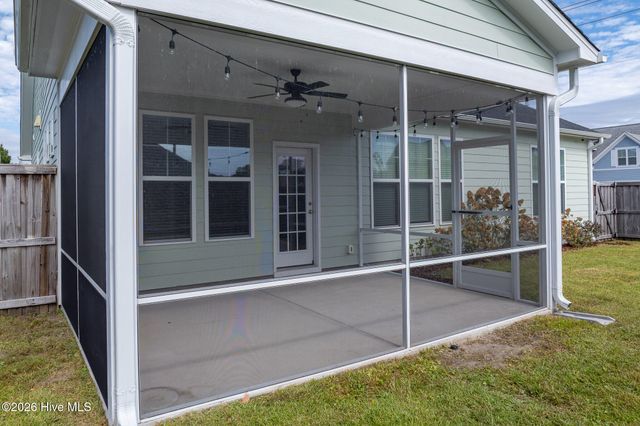13 Meon Lane, Hampstead, NC 28443