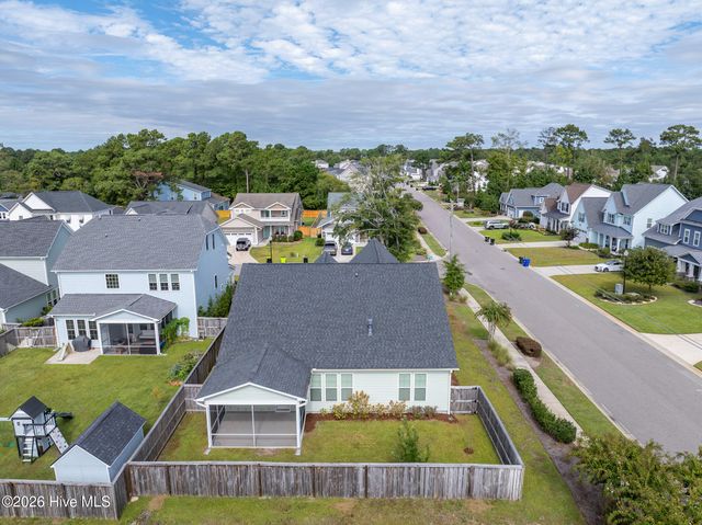 13 Meon Lane, Hampstead, NC 28443
