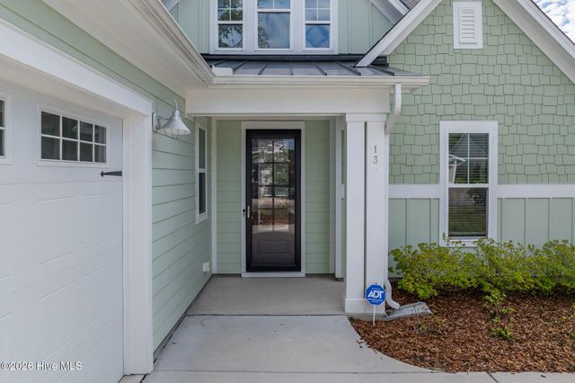 13 Meon Lane, Hampstead, NC 28443